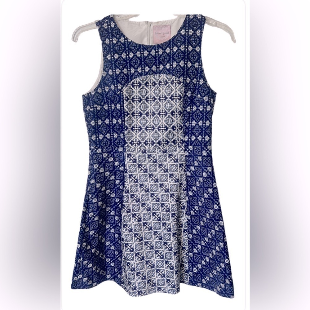 Romeo and Juliet Couture Medium Dress Women’s